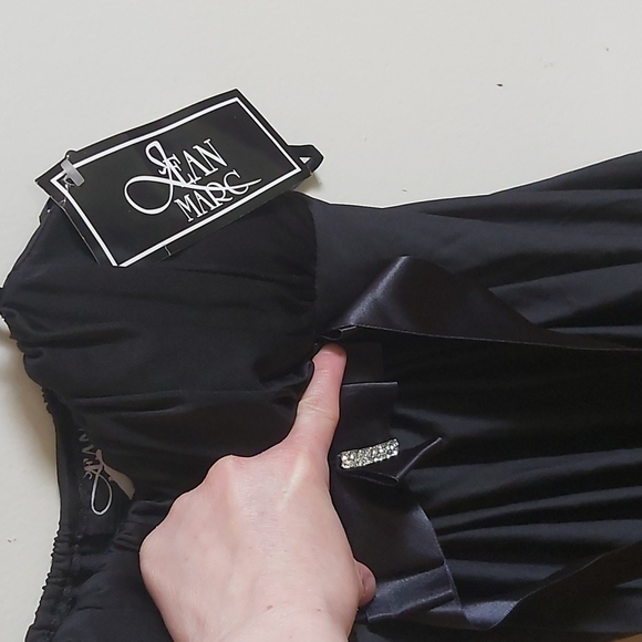 Dress - Picture 3 of 7